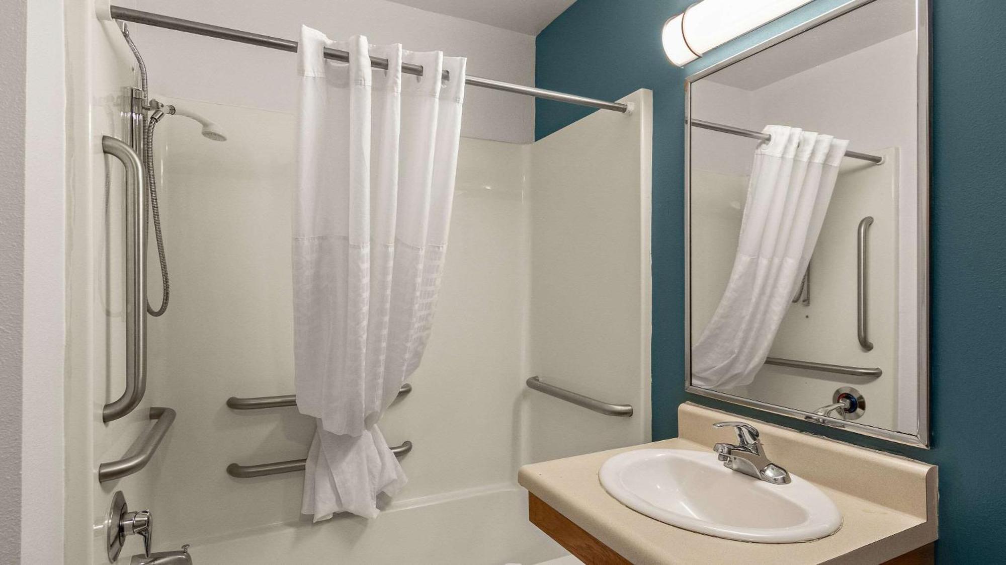 Woodspring Suites Evansville Exteriör bild